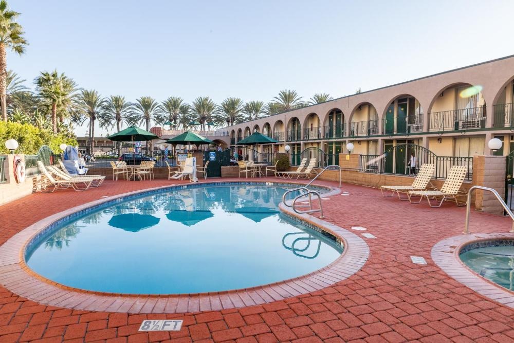 Kings Inn Anaheim at The Park & Convention Center Main image