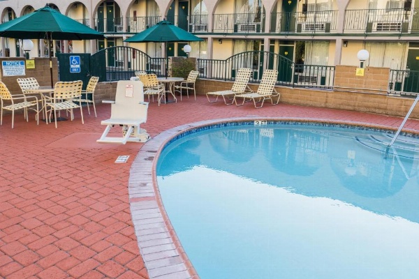 Kings Inn Anaheim at The Park & Convention Center image 7