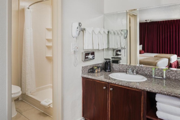 Kings Inn Anaheim at The Park & Convention Center image 9